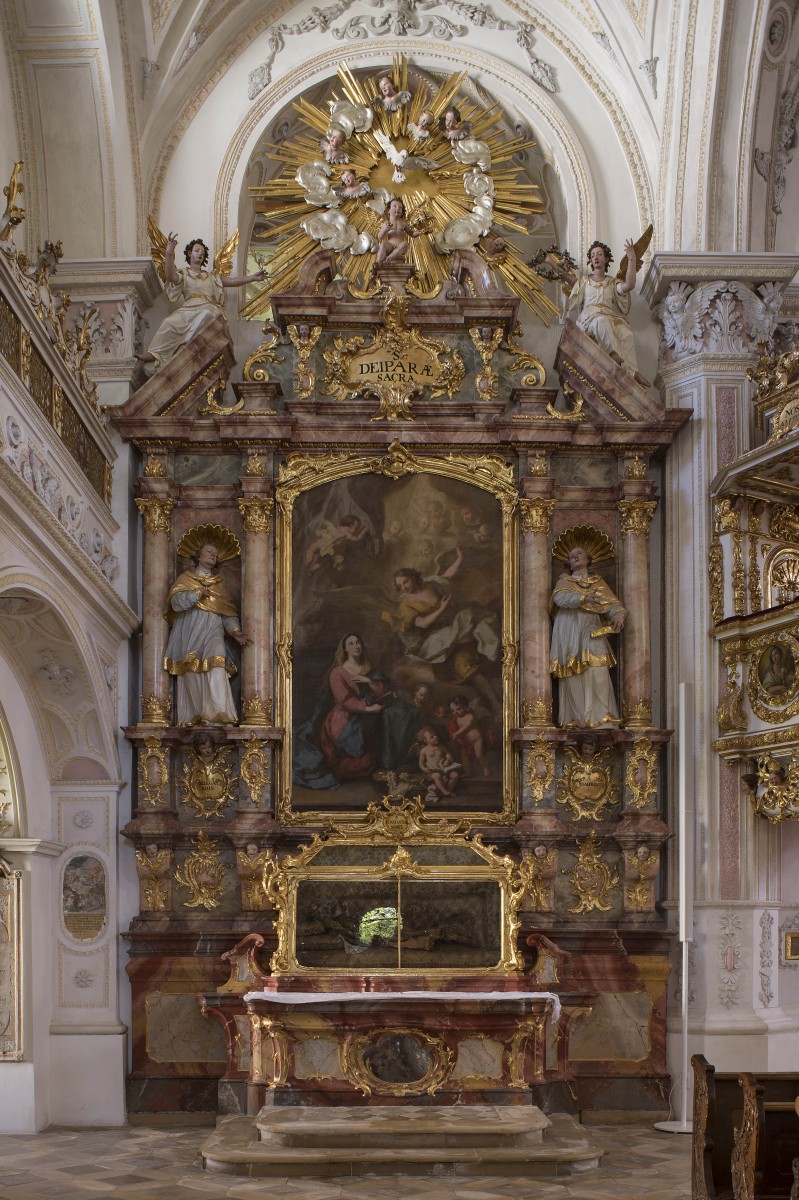 The sidealtar dedicated St Maria in the parishchurch Holy-Cross, Polling photo Bavarian State Department of Monuments and Sites Michael Forstner 07.2017