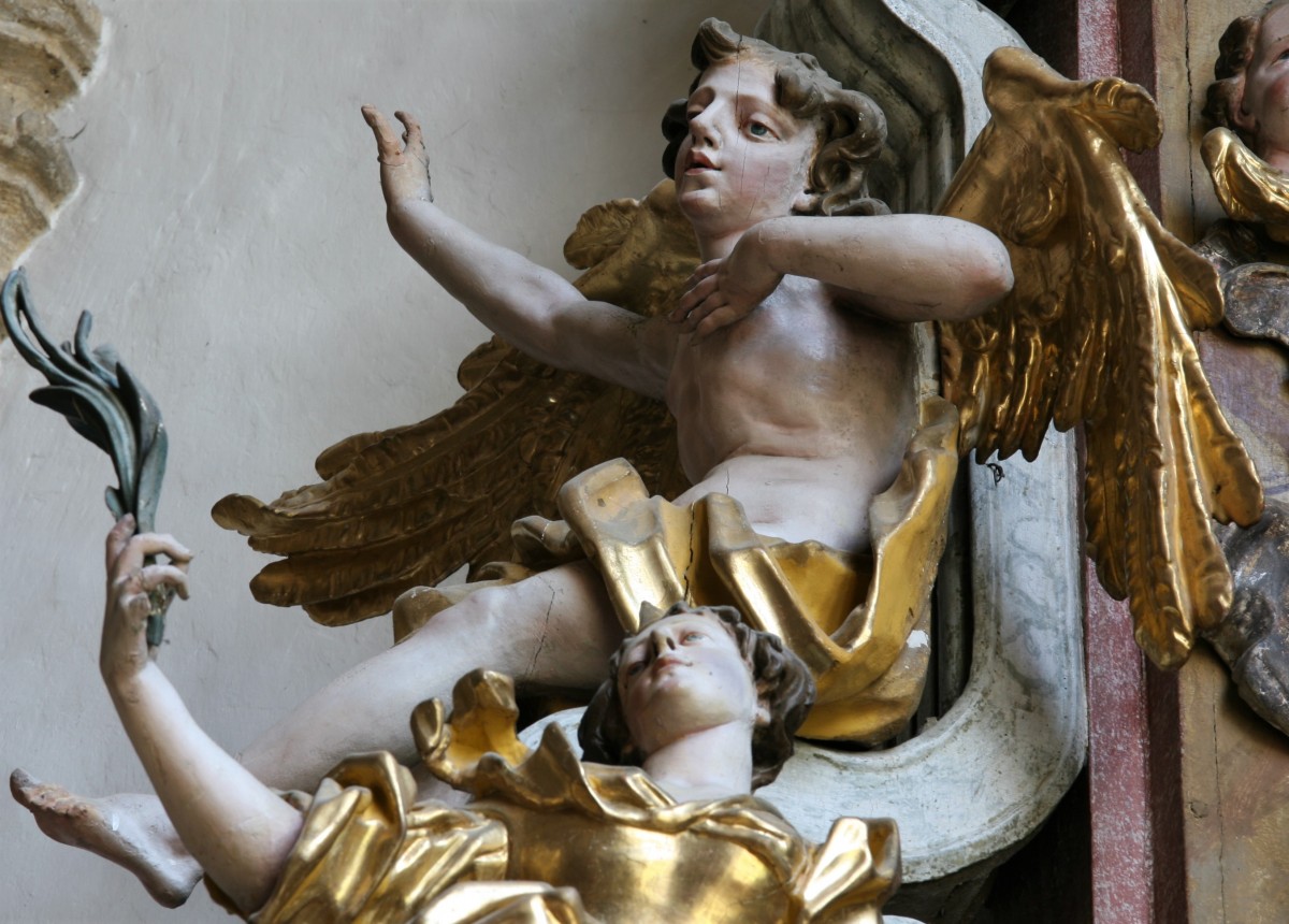 Angel (left) on the entablature, altar of St John, parish church of Semriach (photo by Diocesan Museum Graz, Karin Weninger, 2006)