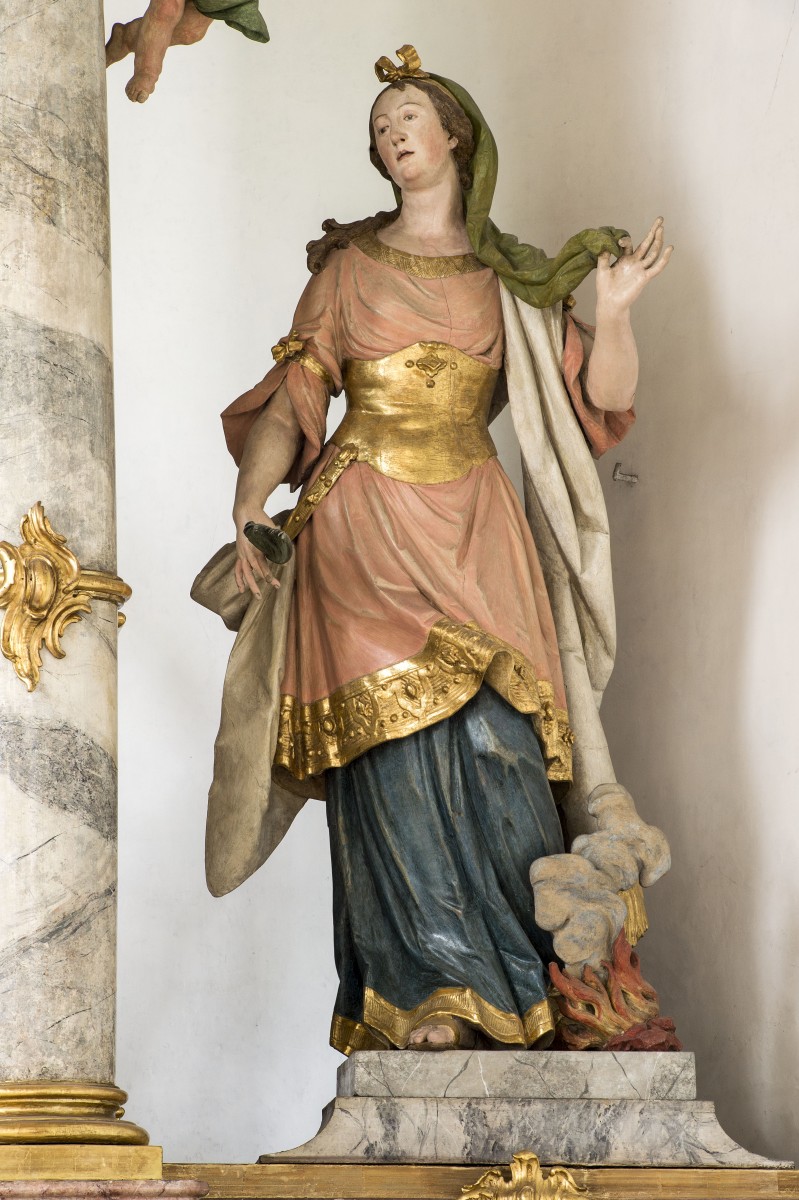 The sculpture of St Irene at the highaltar of St Georg in the former parishchurch St Georg, Munich-Bogenhausen photo Bavarian Office of Monuments and Sites Michael Forstner 08.2017