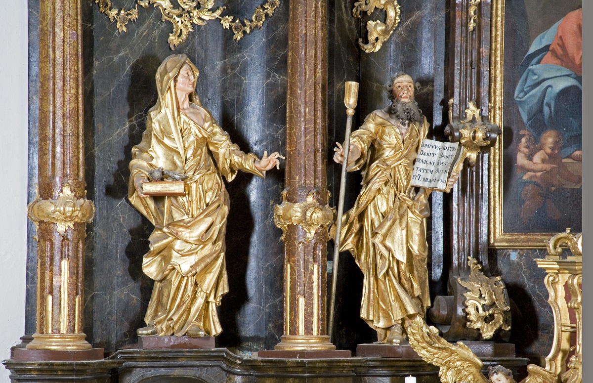 The sculptures of St Anne and St Joachim (Institute for the Protection of Cultural Heritage of Slovenia, photo by Valentin Benedik, 2018)