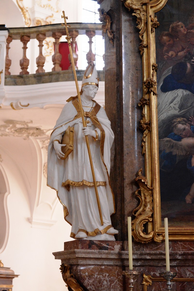 Left side altar St Benedikt in the Benedictine abbey- and pilgrimage church of St Nicholas, Elisabeth and Mary in Andechs, Photo: M. Mannewitz, 2018