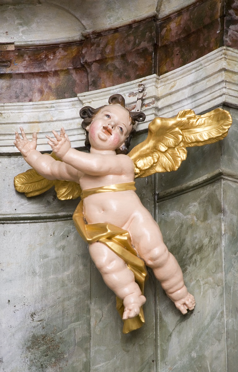 The sculpture of angel (Institute for the Protection of Cultural Heritage of Slovenia, photo by Valentin Benedik, 2018)