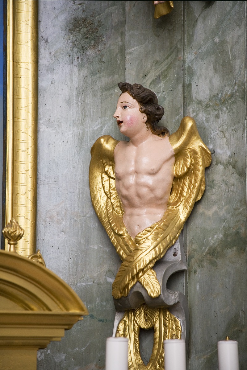 The sculpture of seraph (Institute for the Protection of Cultural Heritage of Slovenia, photo by Valentin Benedik, 2018)