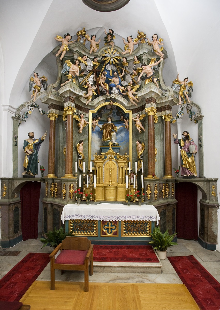 The high altar of the Parish Church of St Stephen in Spodnja Polskava (Institute for the Protection of Cultural Heritage of Slovenia, photo by Valentin Benedik, 2018)