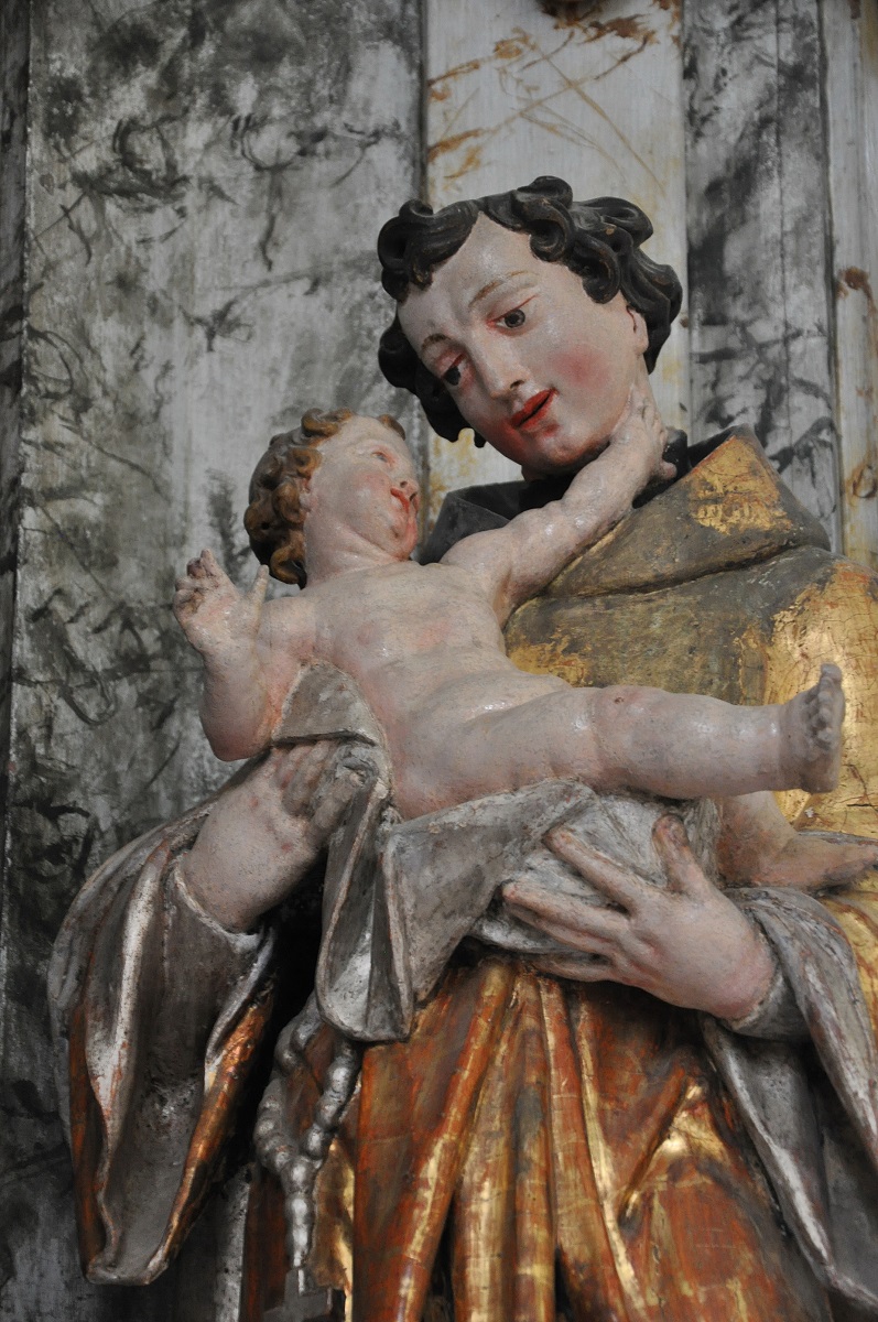 The sculpture of St Anthony of Padua, detail (photo by Valentina Pavlič, 2018)