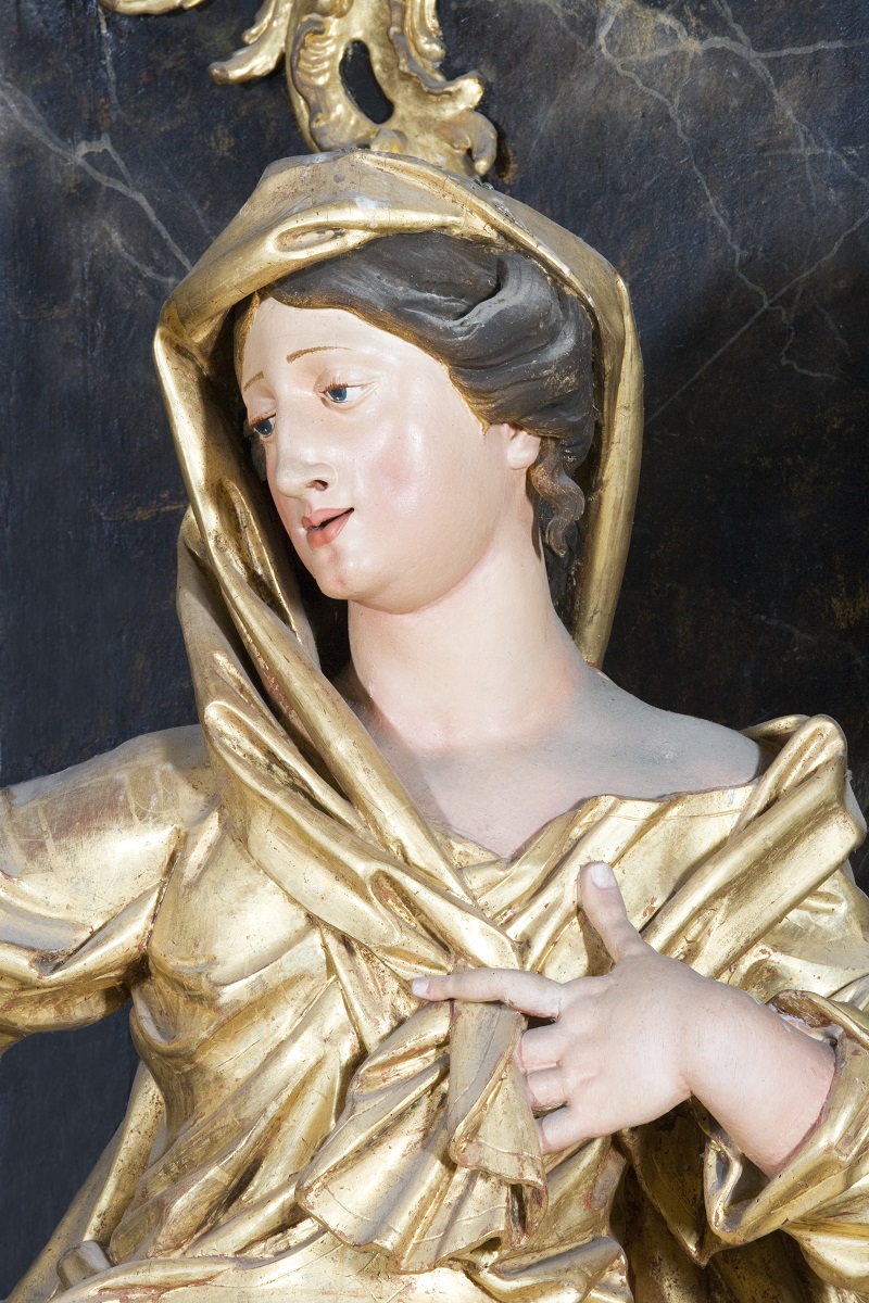 The sculptures of St Elizabeth, detail (Institute for the Protection of Cultural Heritage of Slovenia, photo by Valentin Benedik, 2018)