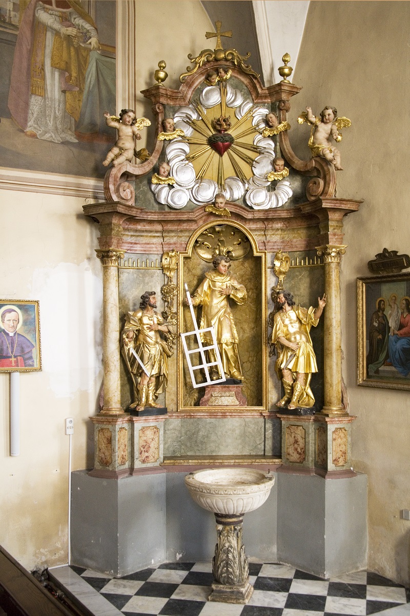 The left side altar of St Lawrence in Jarenina (Institute for the Protection of Cultural Heritage of Slovenia, photo by Valentin Benedik, 2018)