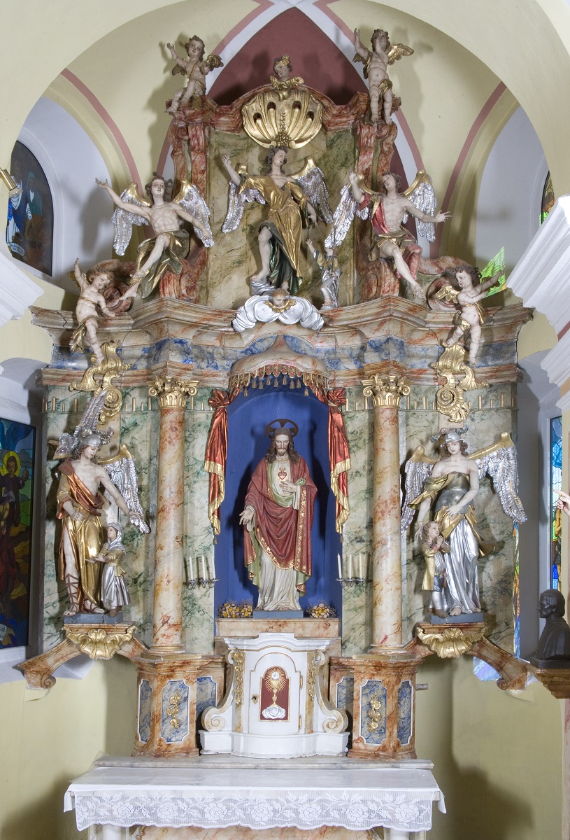 The side altar in the Parish Church of St Kunigunde in Zgornja Kungota (Institute for the Protection of Cultural Heritage of Slovenia, photo by Valentin Benedik, 2018)