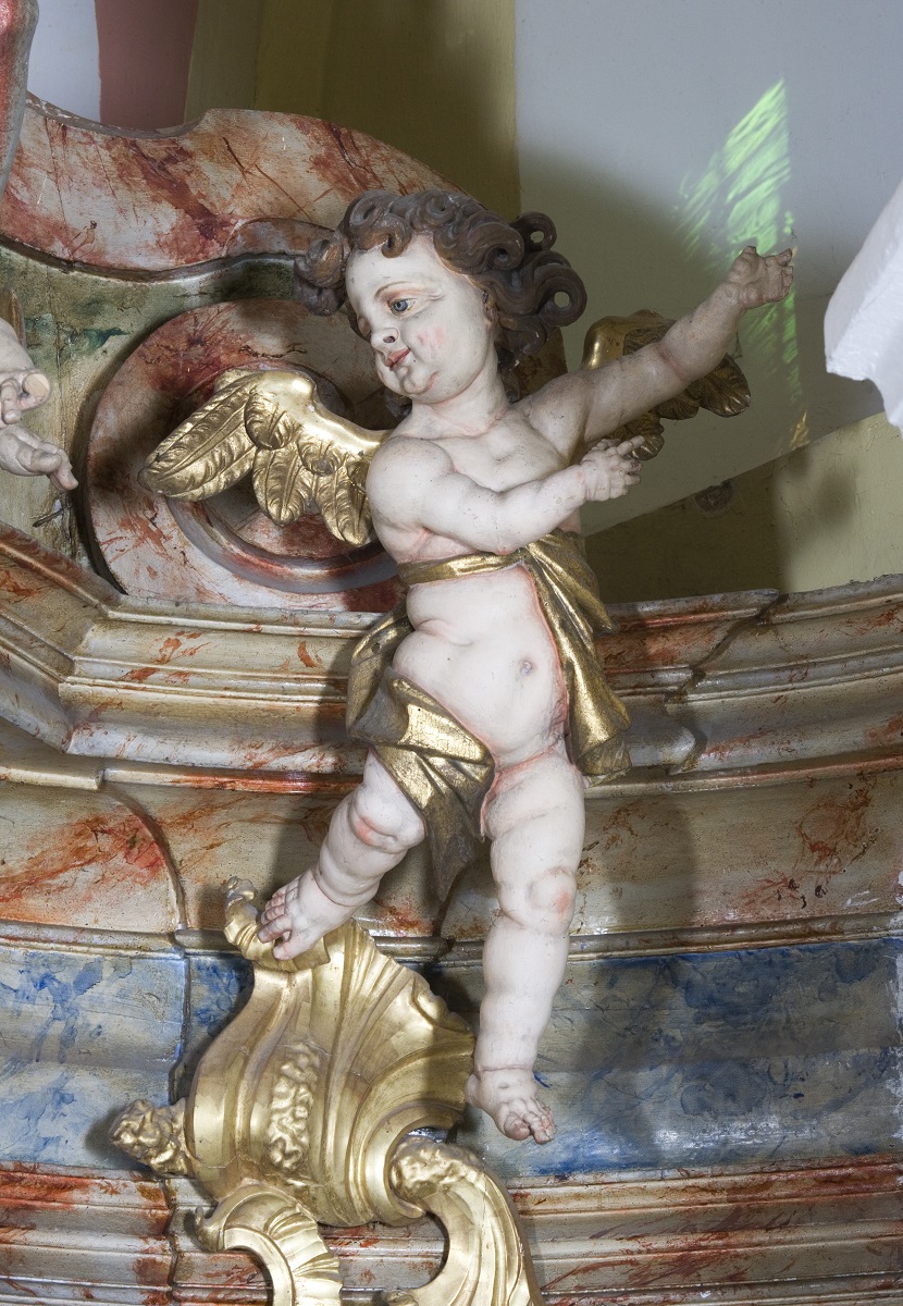 The sculpture of putto (Institute for the Protection of Cultural Heritage of Slovenia, photo by Valentin Benedik, 2018)