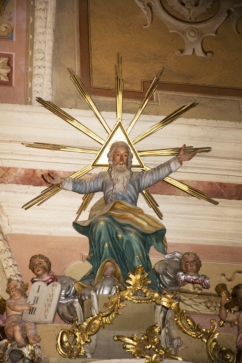 The pulpit of the Parish Church of St Hemma of Gurk in Sveta Ema (Institute for the Protection of Cultural Heritage of Slovenia, photo by Valentin Benedik, 2018)